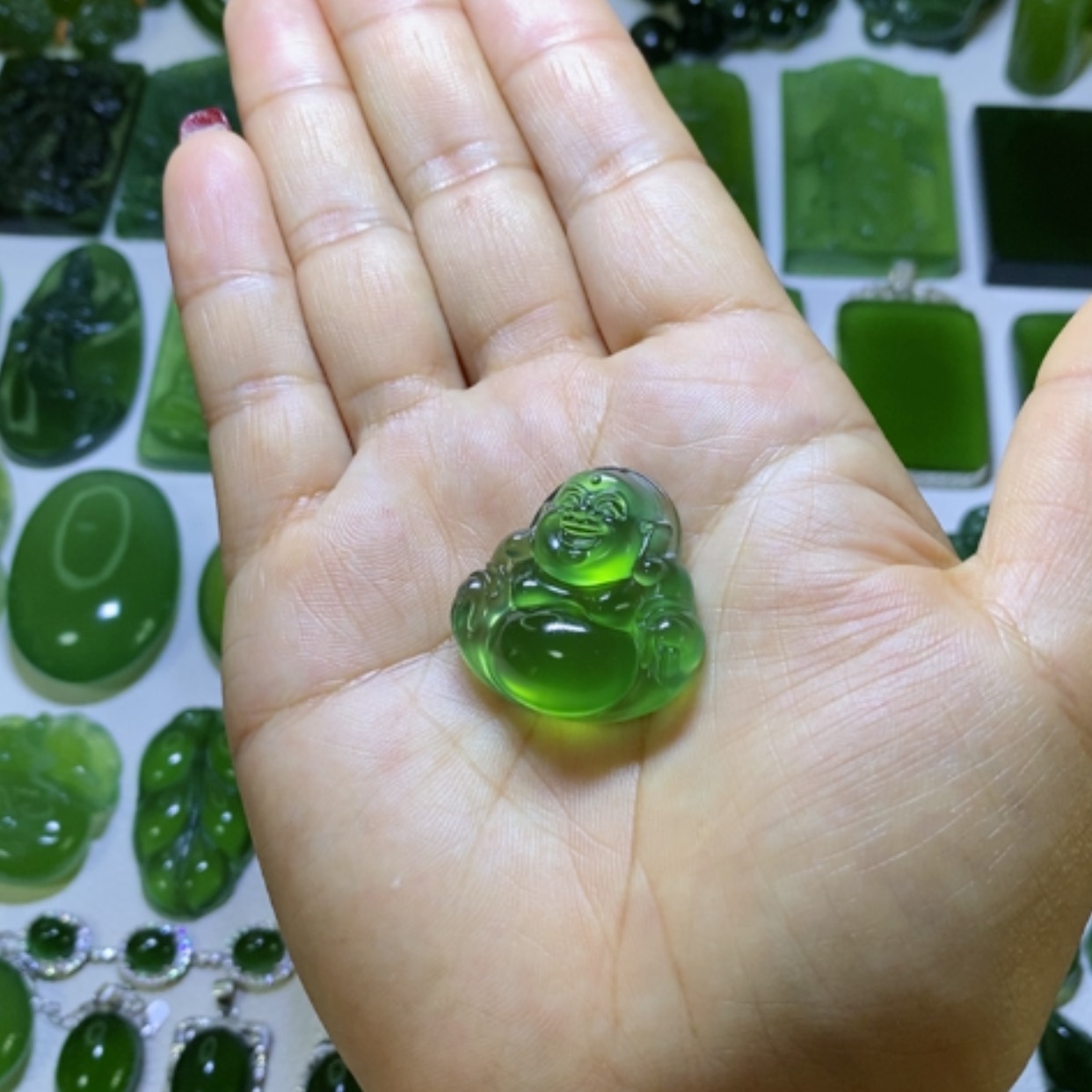 【闪购商品】蛇纹石玉颈饰未镶嵌