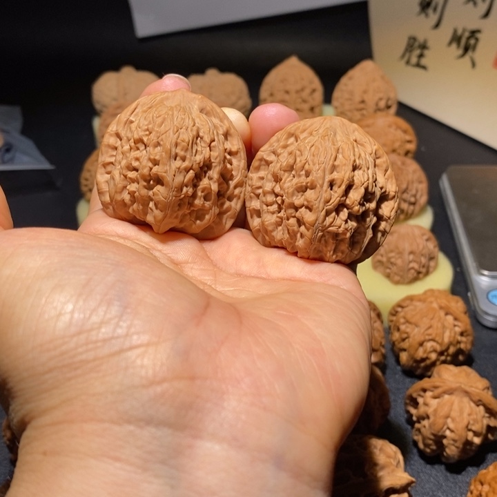 懒***.文玩核桃吊坠望月