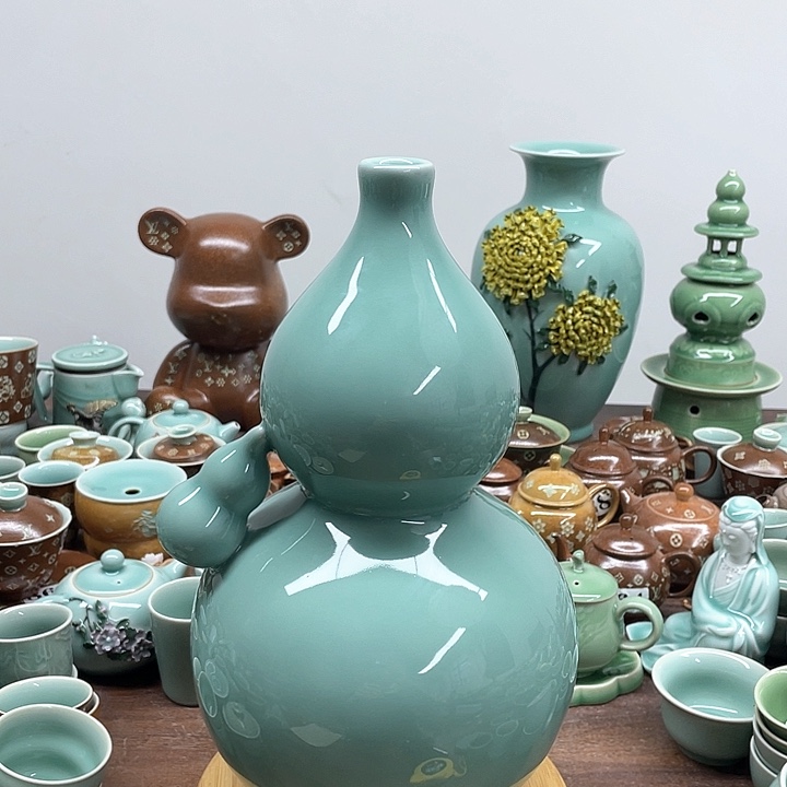 微瑕特价青瓷32厘米高花瓶