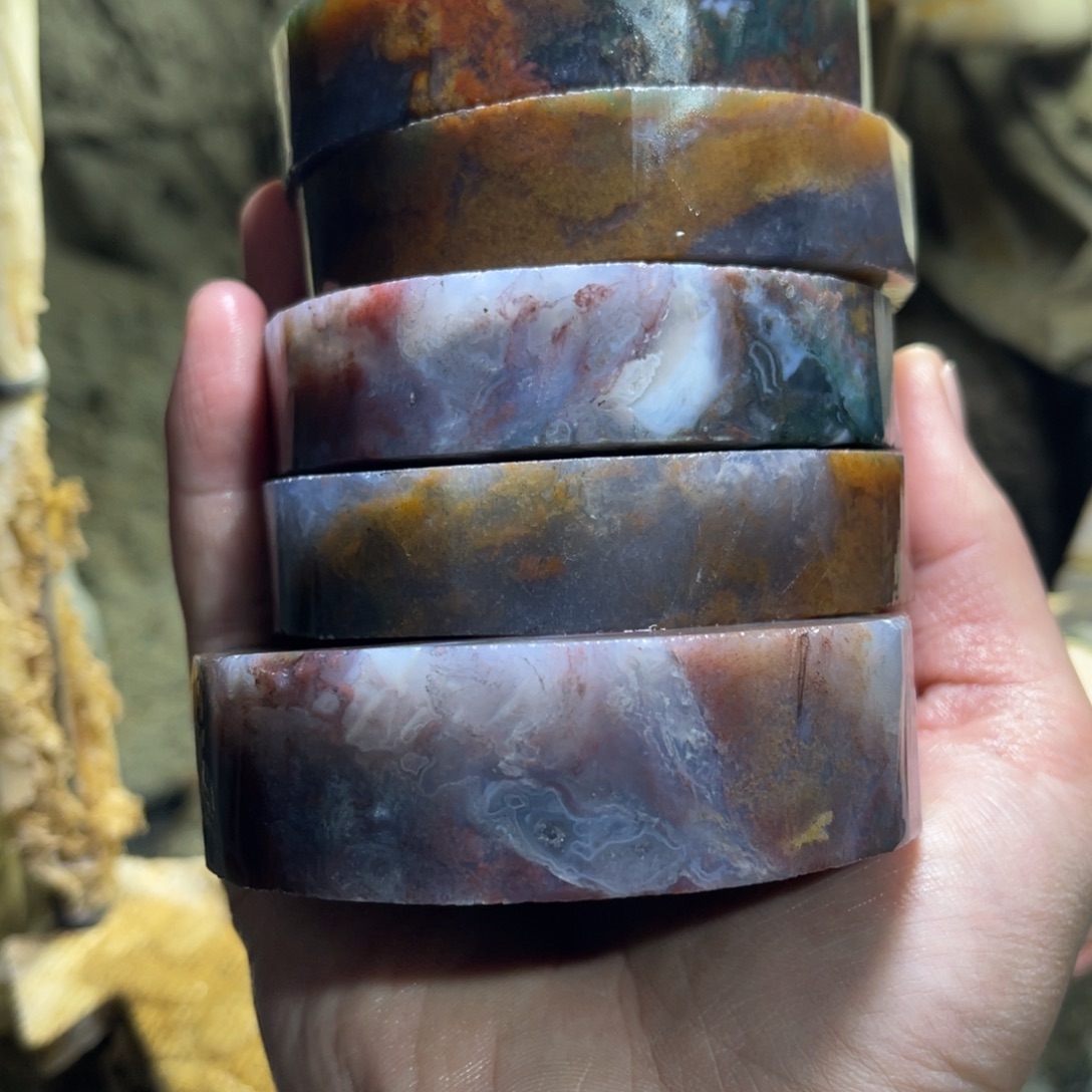 在***惜定制玛瑙手镯工费