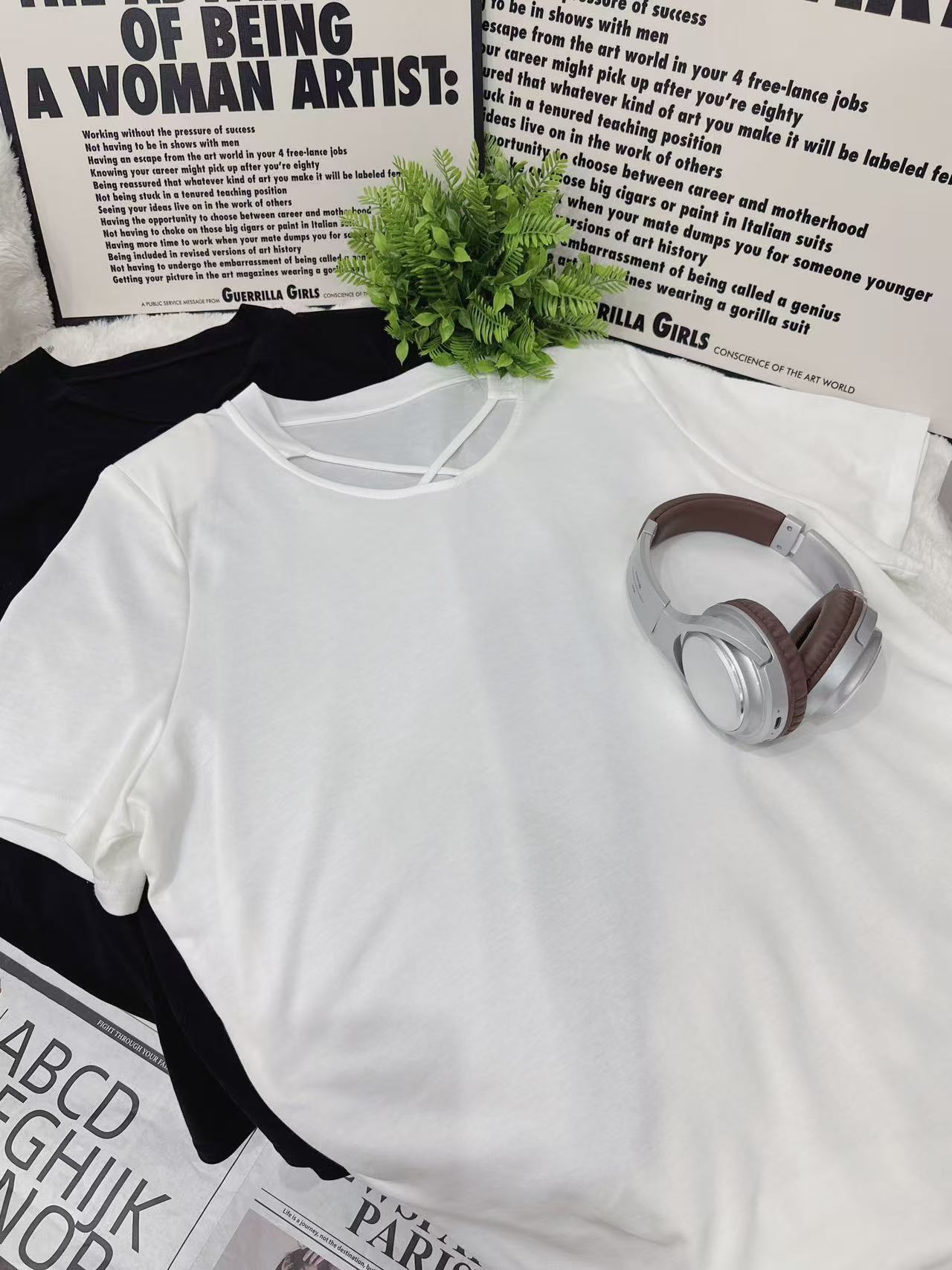 「欧货交叉领T恤」时尚洋气设计感宽松显瘦垫肩短袖T恤女