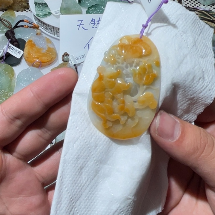 翡翠颈饰未镶嵌天然