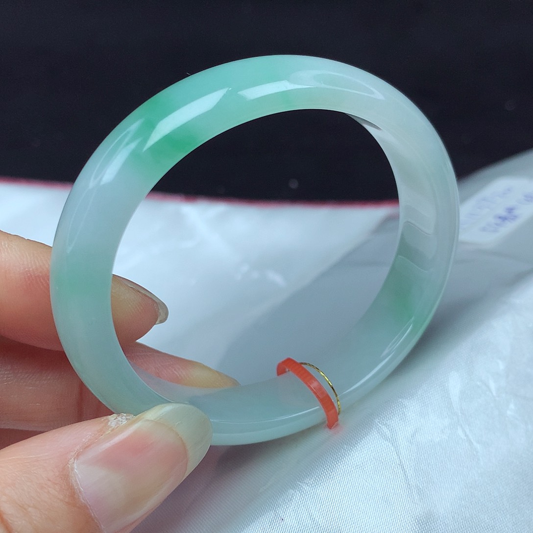 翡翠手镯未镶嵌54贵920