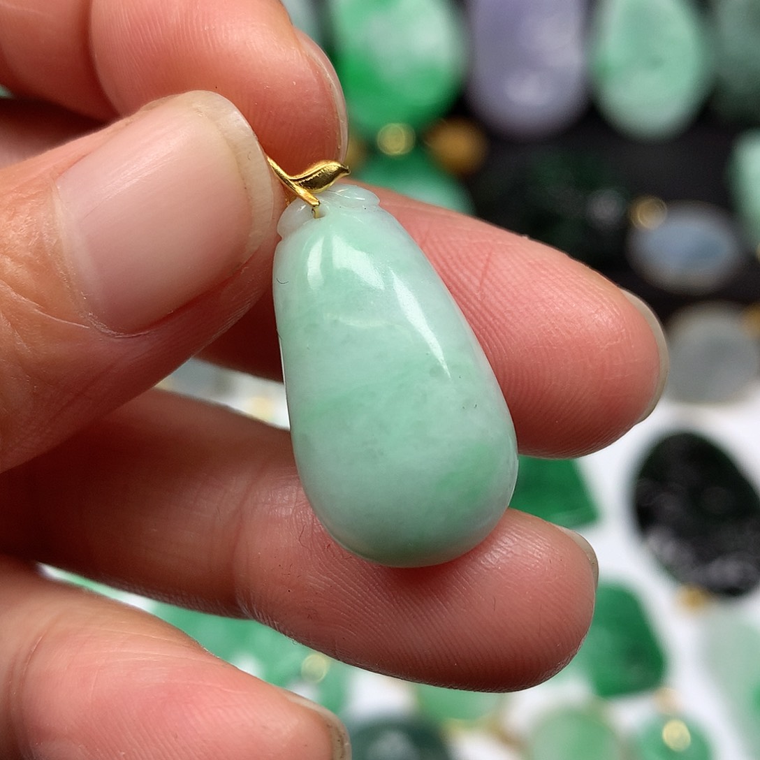 翡翠吊坠(不含链)18K金镶嵌