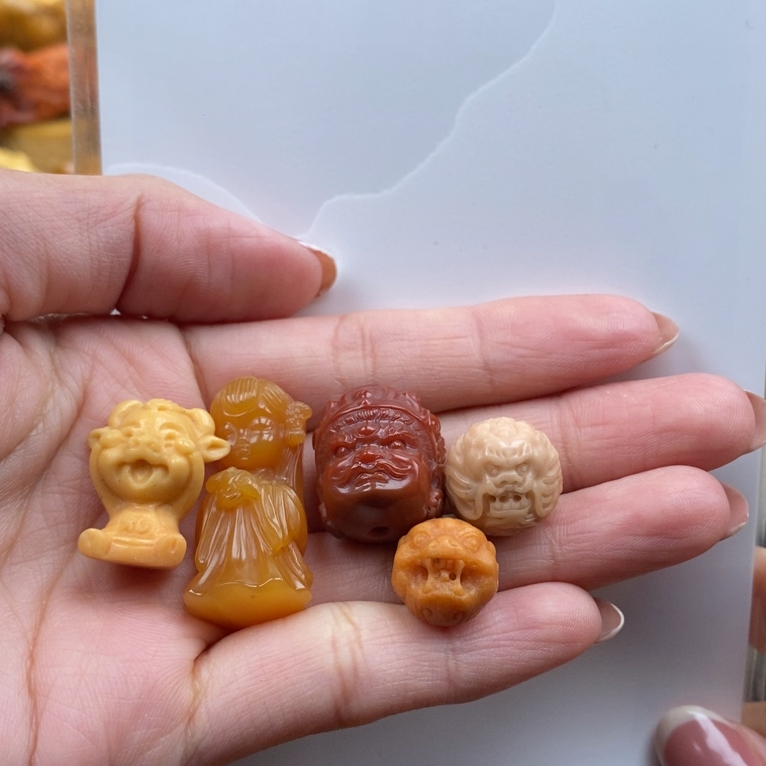 石英质玉颈饰未镶嵌