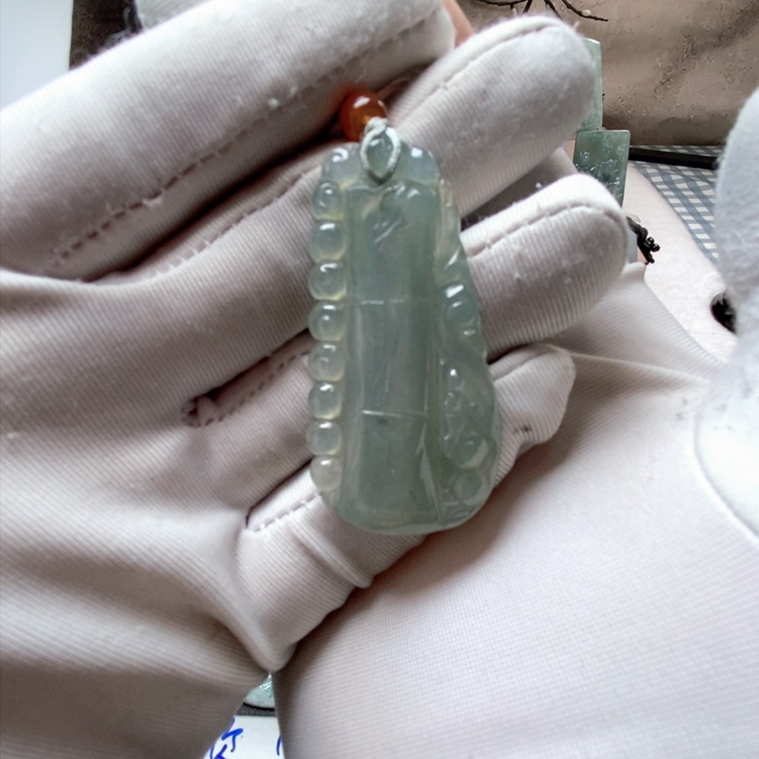 翡翠颈饰未镶嵌天然