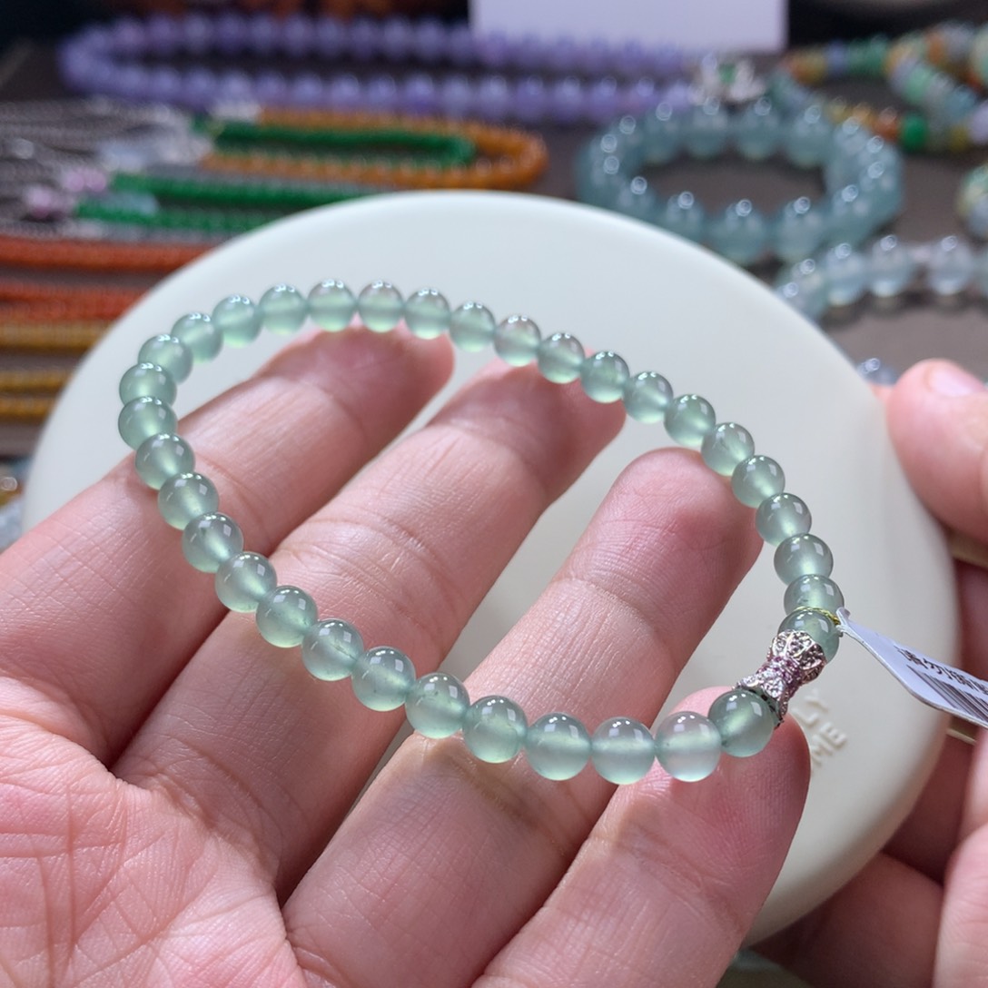 翡翠手链未镶嵌高冰晴绿手串