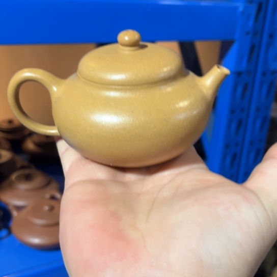 紫砂茶壶瑕疵………………