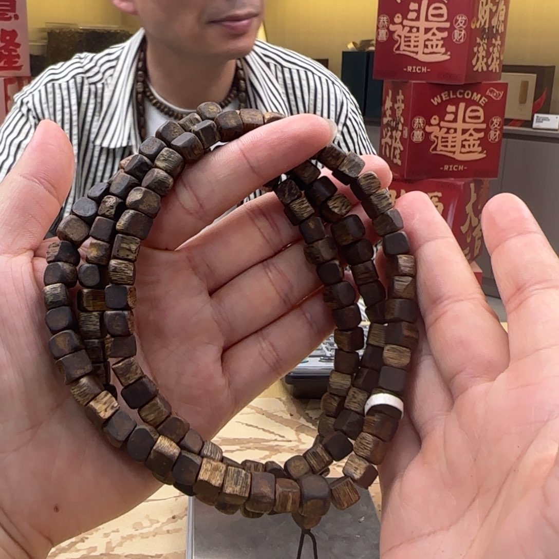 沉香手串白棋方珠高货29克多样性发货1条