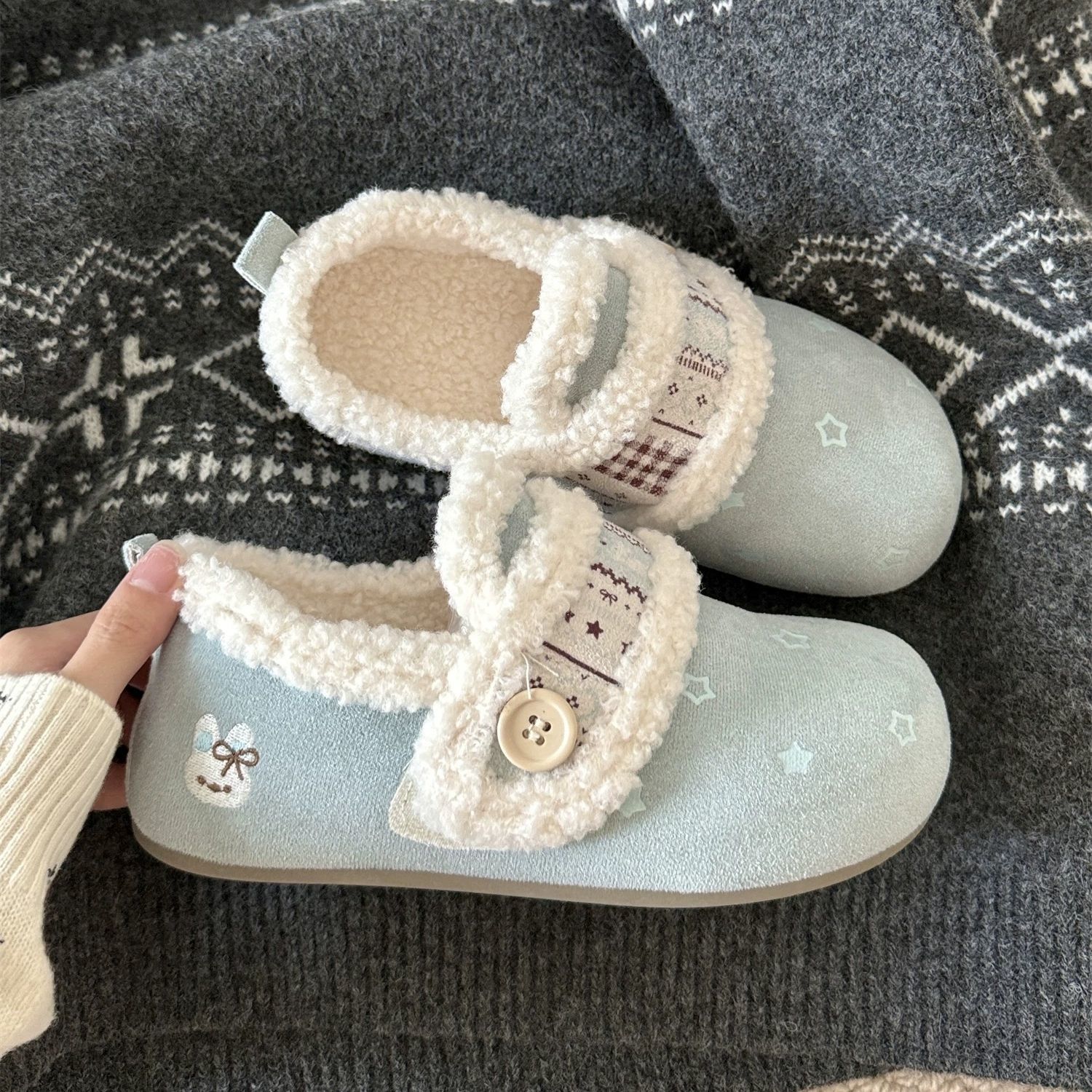 巨好穿~费尔岛可爱刺绣加绒勃肯鞋女chic冬季保暖一脚蹬毛毛鞋子