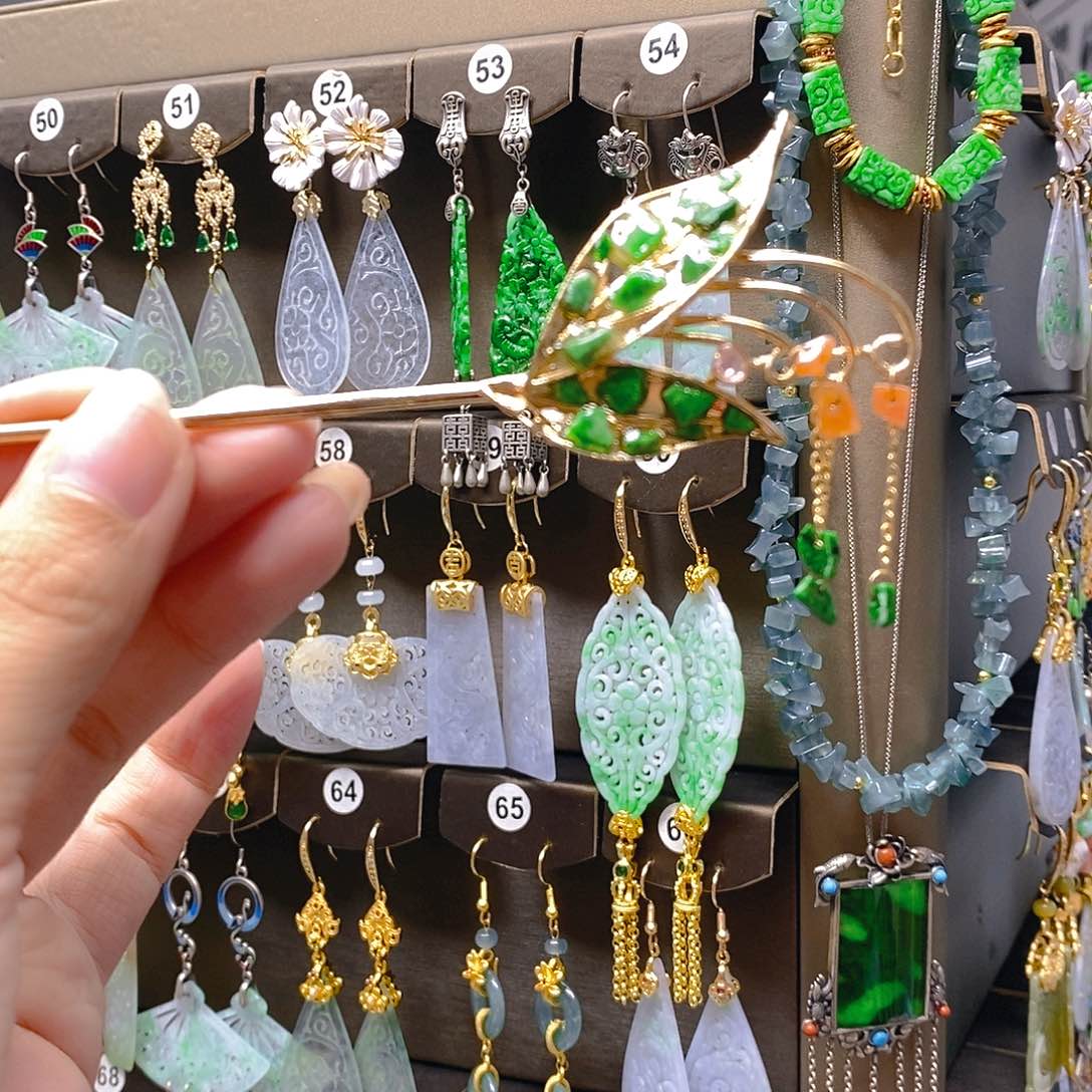 未镶嵌翡翠耳饰翡翠