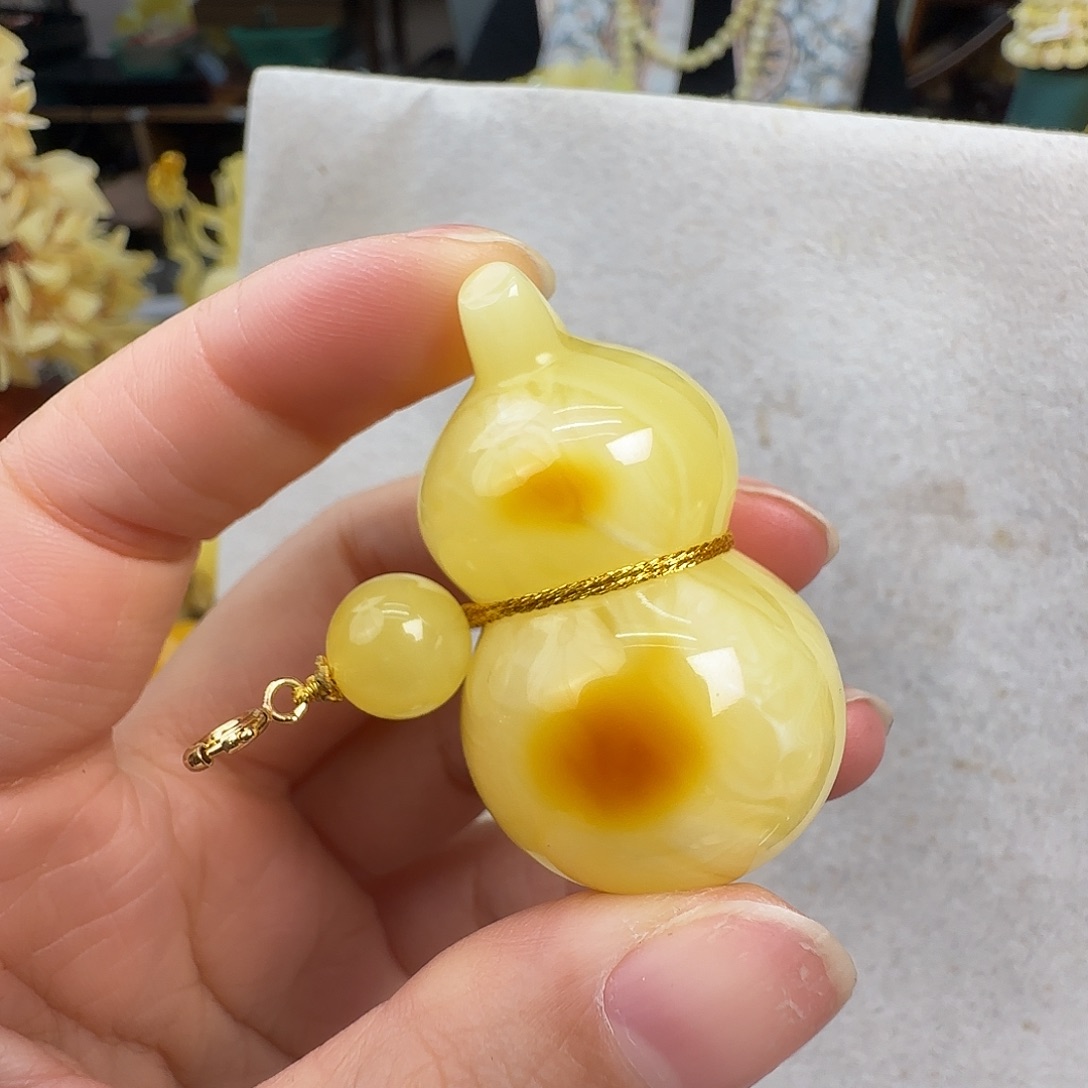 蜜蜡未镶嵌珠宝奇石