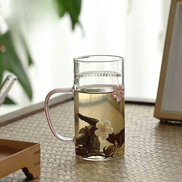 当代 C522-粉色捏花玻璃花月牙水杯YC