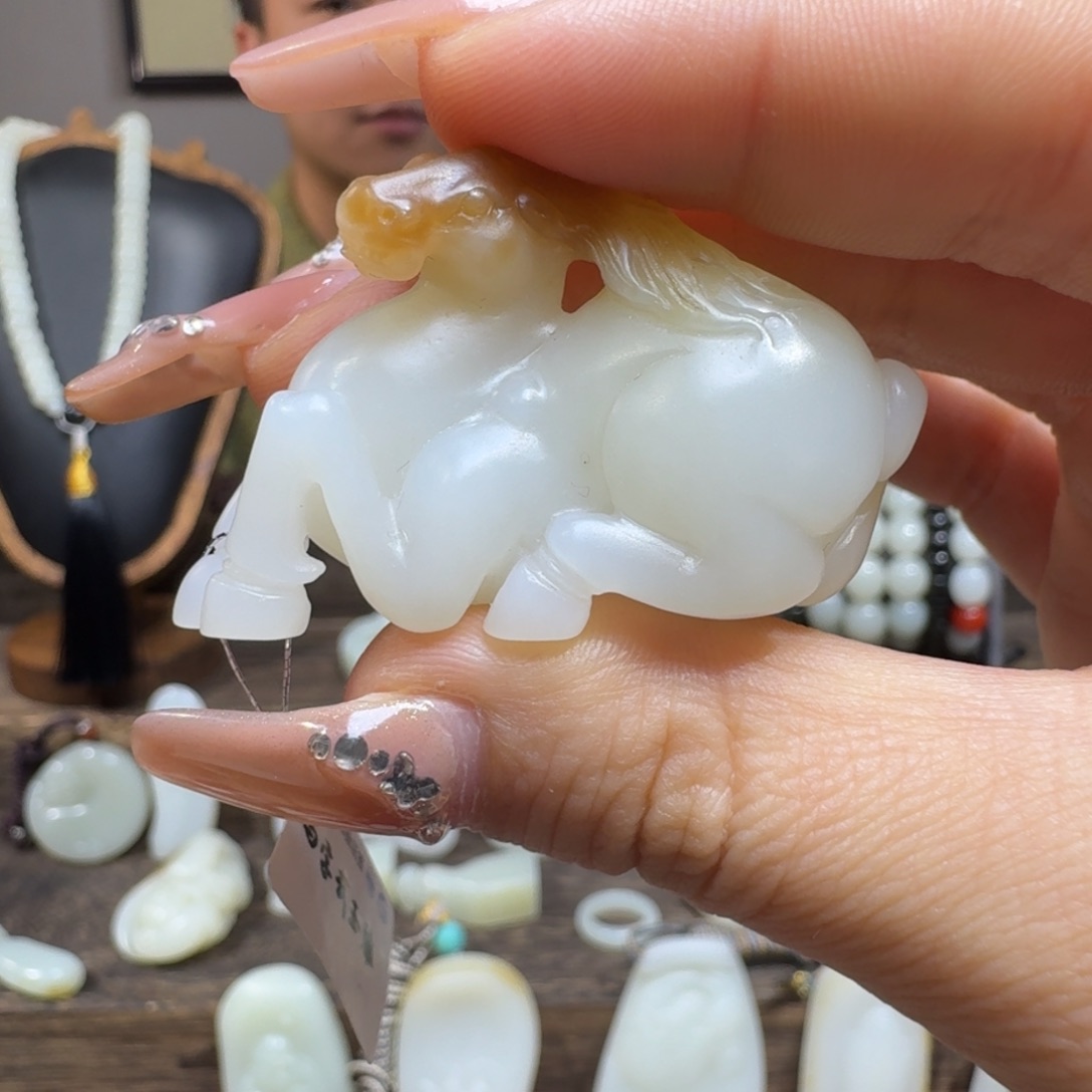 和田玉挂件未镶嵌东****逼