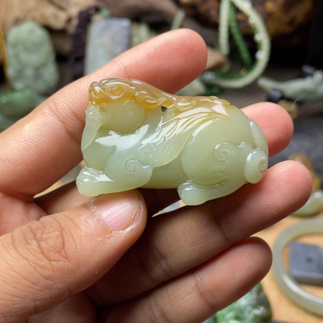 和田玉未镶嵌颈饰