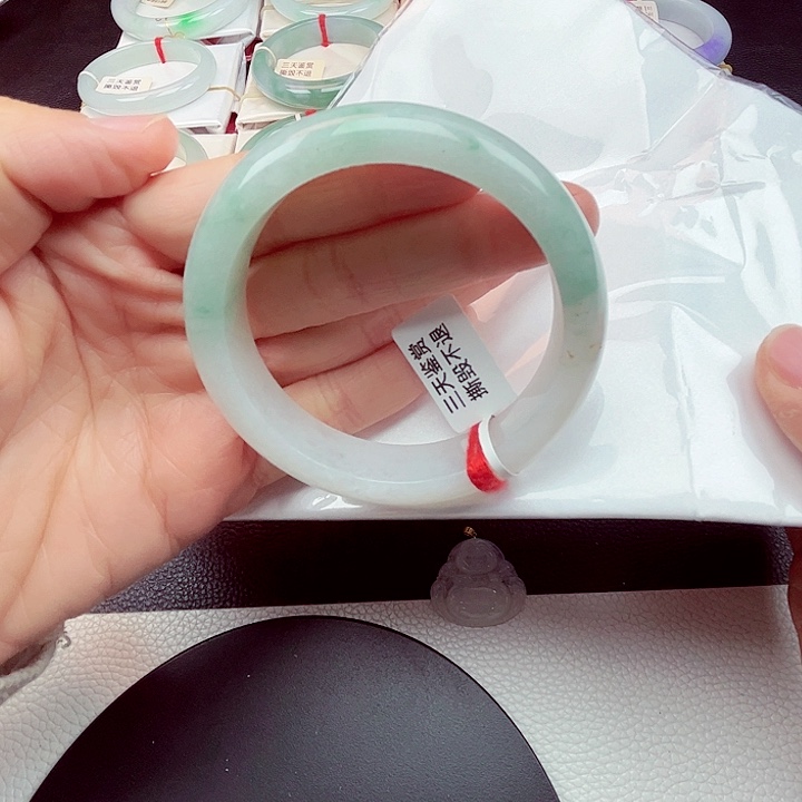 A****翡翠未镶嵌手镯天然缅甸翡翠