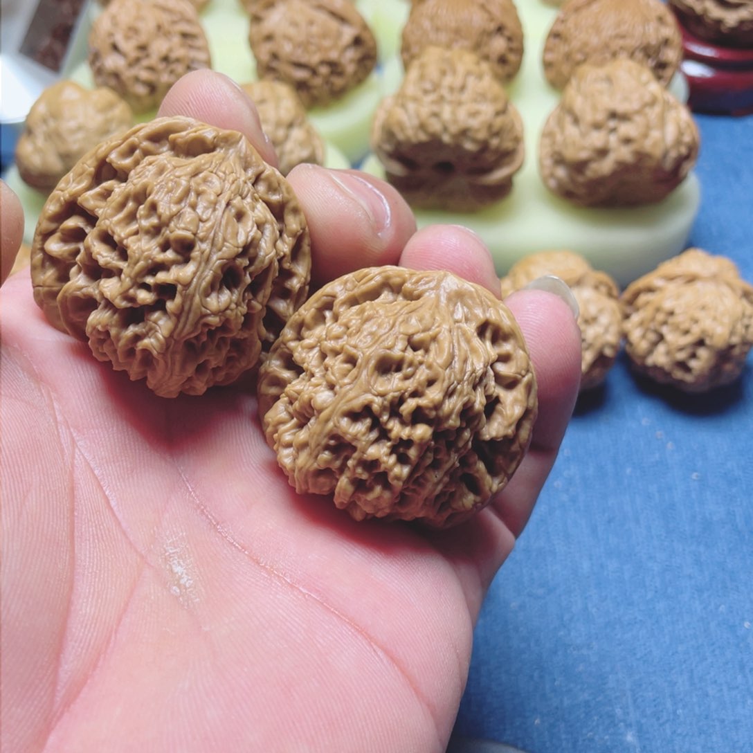 文玩核桃把件南疆石