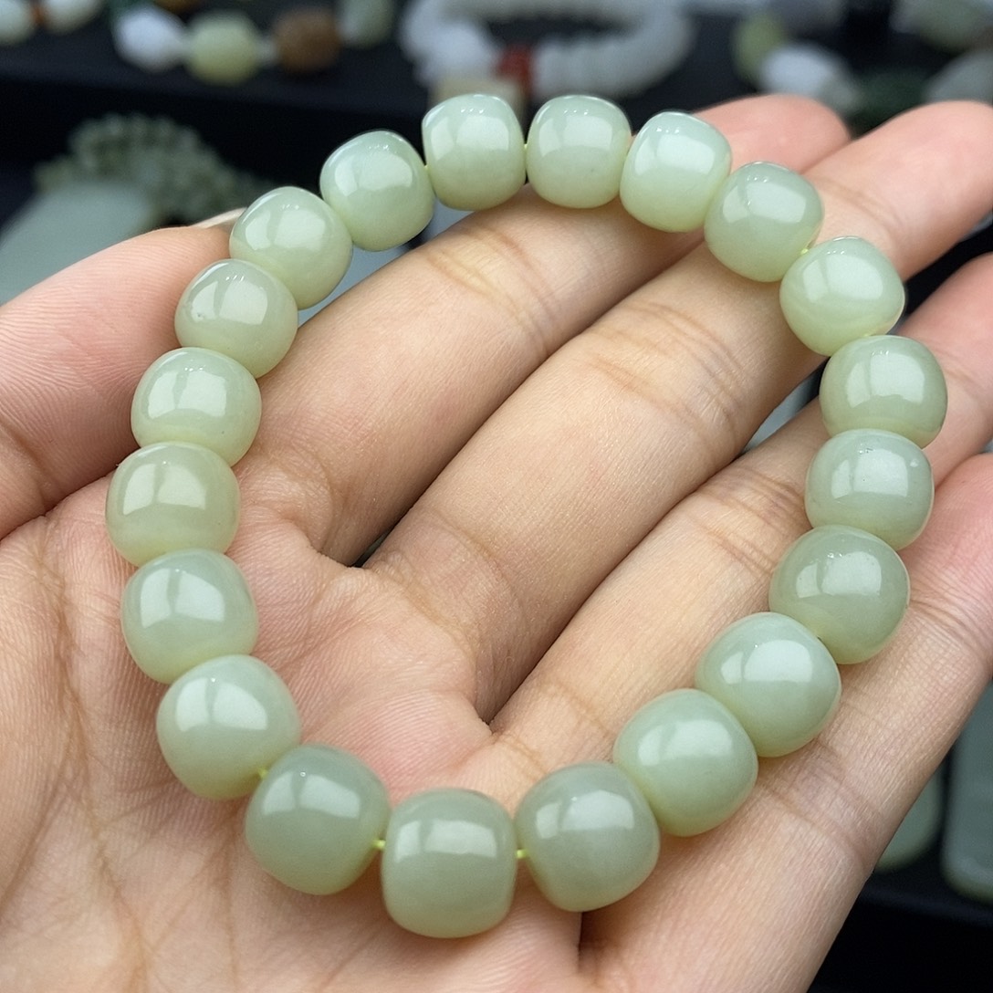 和田玉未镶嵌手串