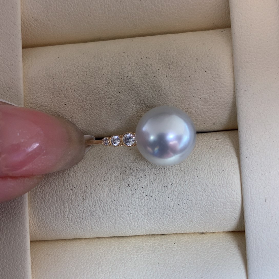 18K金镶嵌海水珍珠戒指