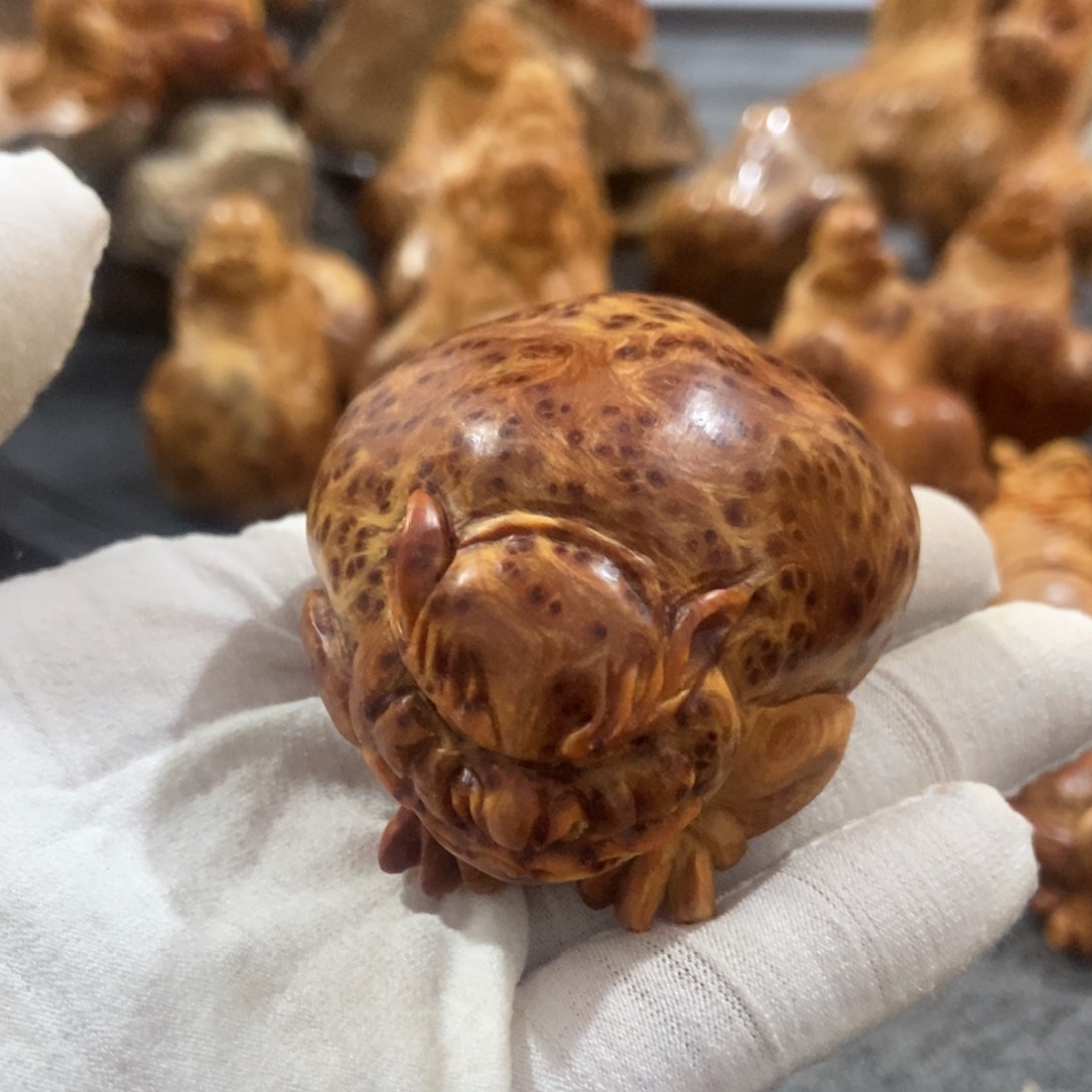 柏木（崖柏）班****备留疤金蟾