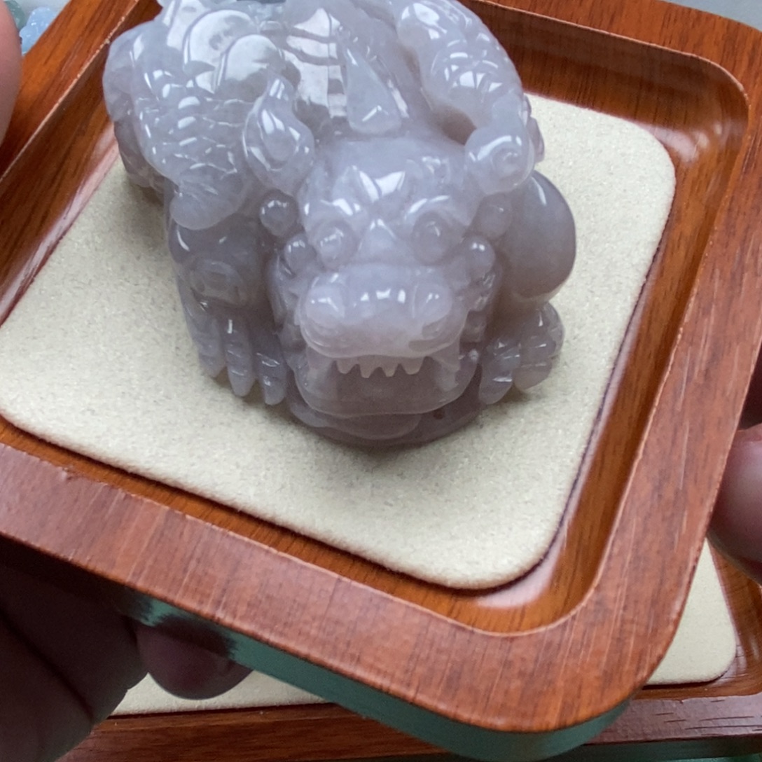 翡翠未镶嵌颈饰飞天貔貅挂件