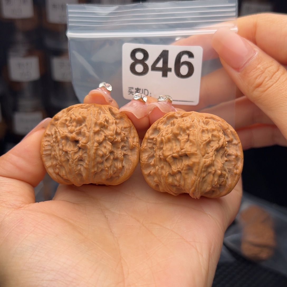 文玩核桃吊坠大*賊b 白狮子