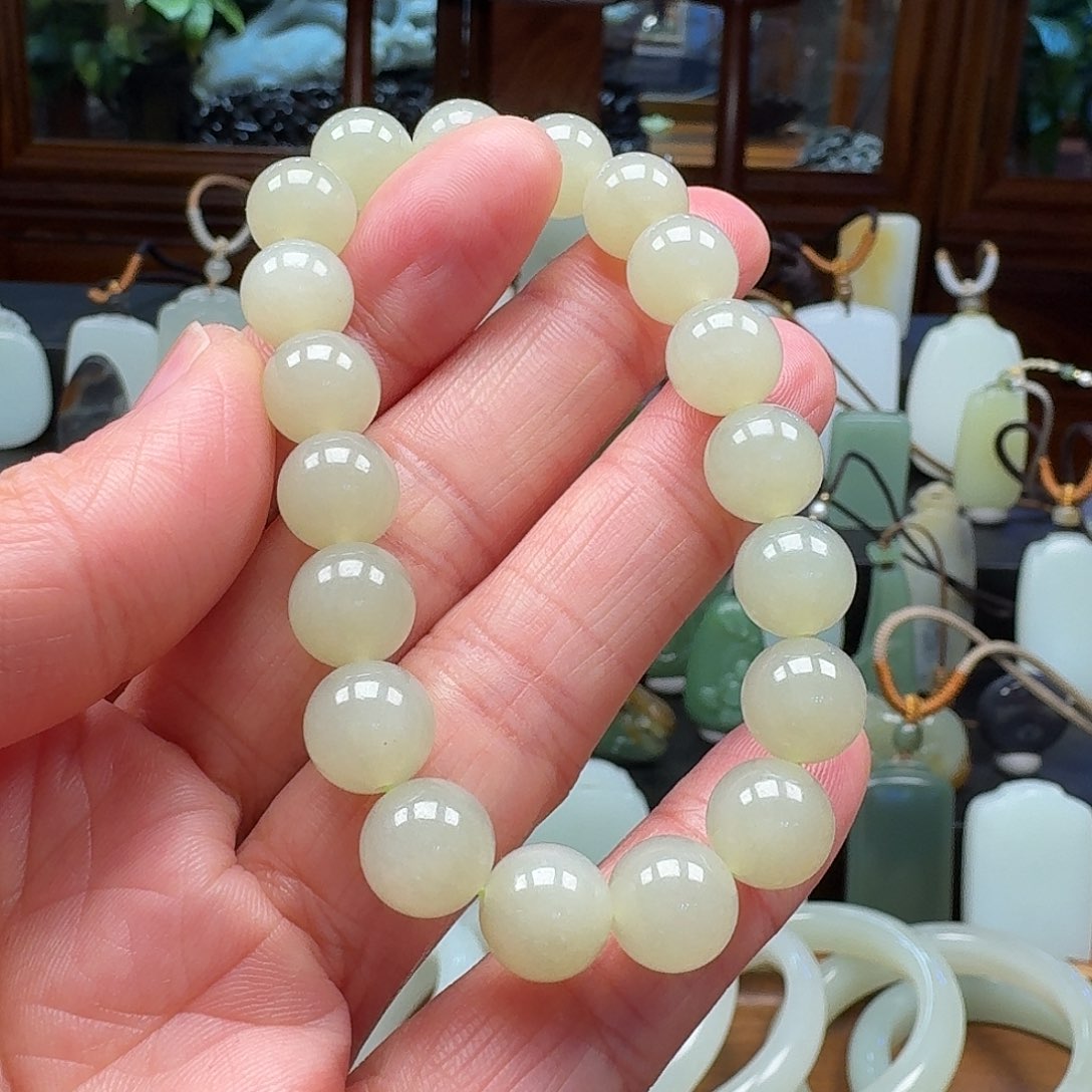 和田玉颈饰未镶嵌再**念