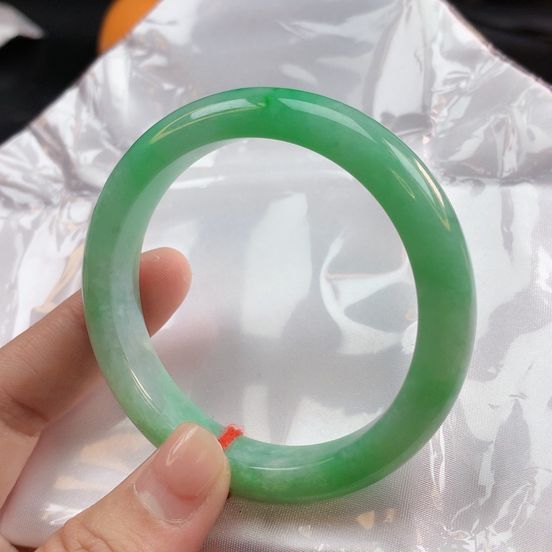 翡翠手镯未镶嵌53圈2324