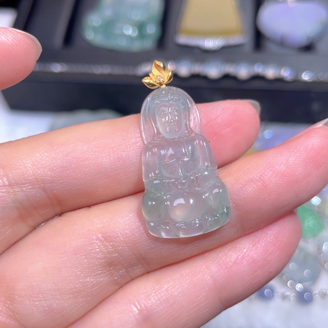 翡翠18K金镶嵌颈饰翡翠