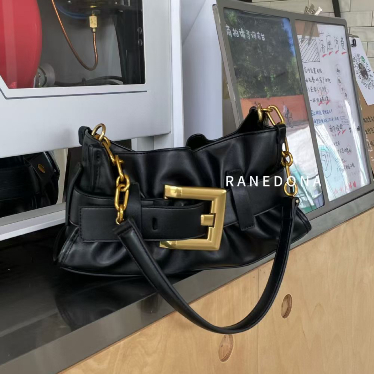 高级感精致腋下包小众设计款黑金扣褶皱设计斜挎包轻奢百搭63058