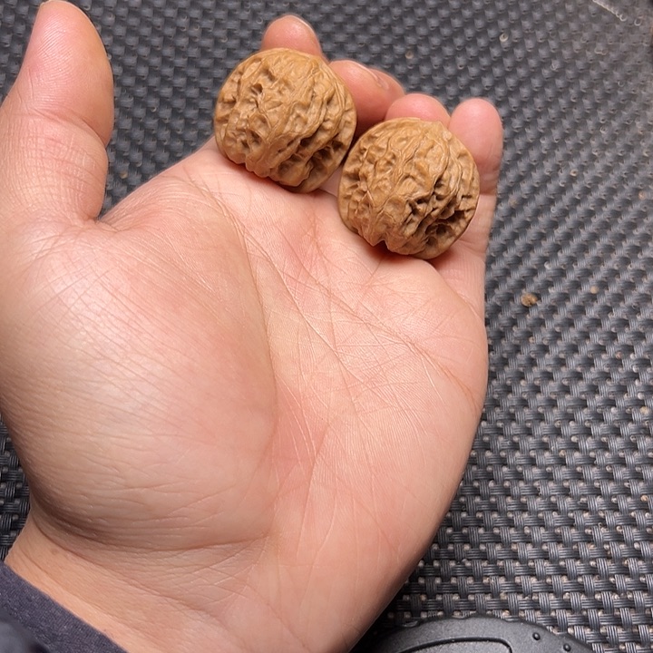 文玩核桃吊坠昌闷