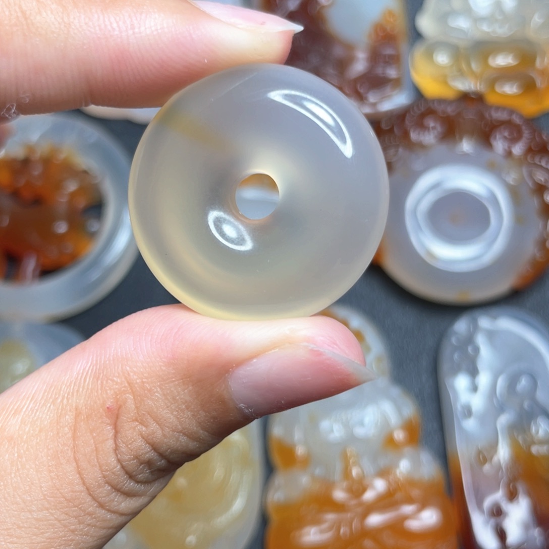 未镶嵌颈饰玛瑙/玉髓
