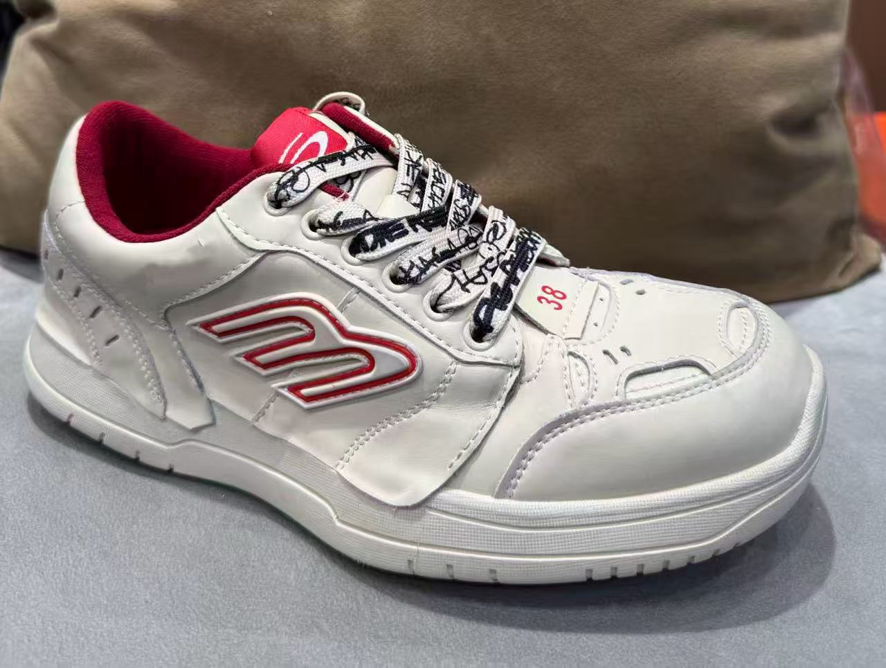 【YELAOBAN】巴黎家2025新款做旧擦色老爹鞋5281