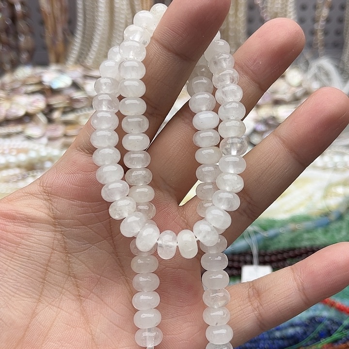 未镶嵌玛瑙/玉髓珠宝半成品一条8mm左右白水晶算盘珠