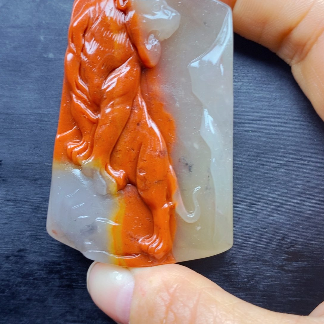 石英质玉（黄龙玉）颈饰未镶嵌