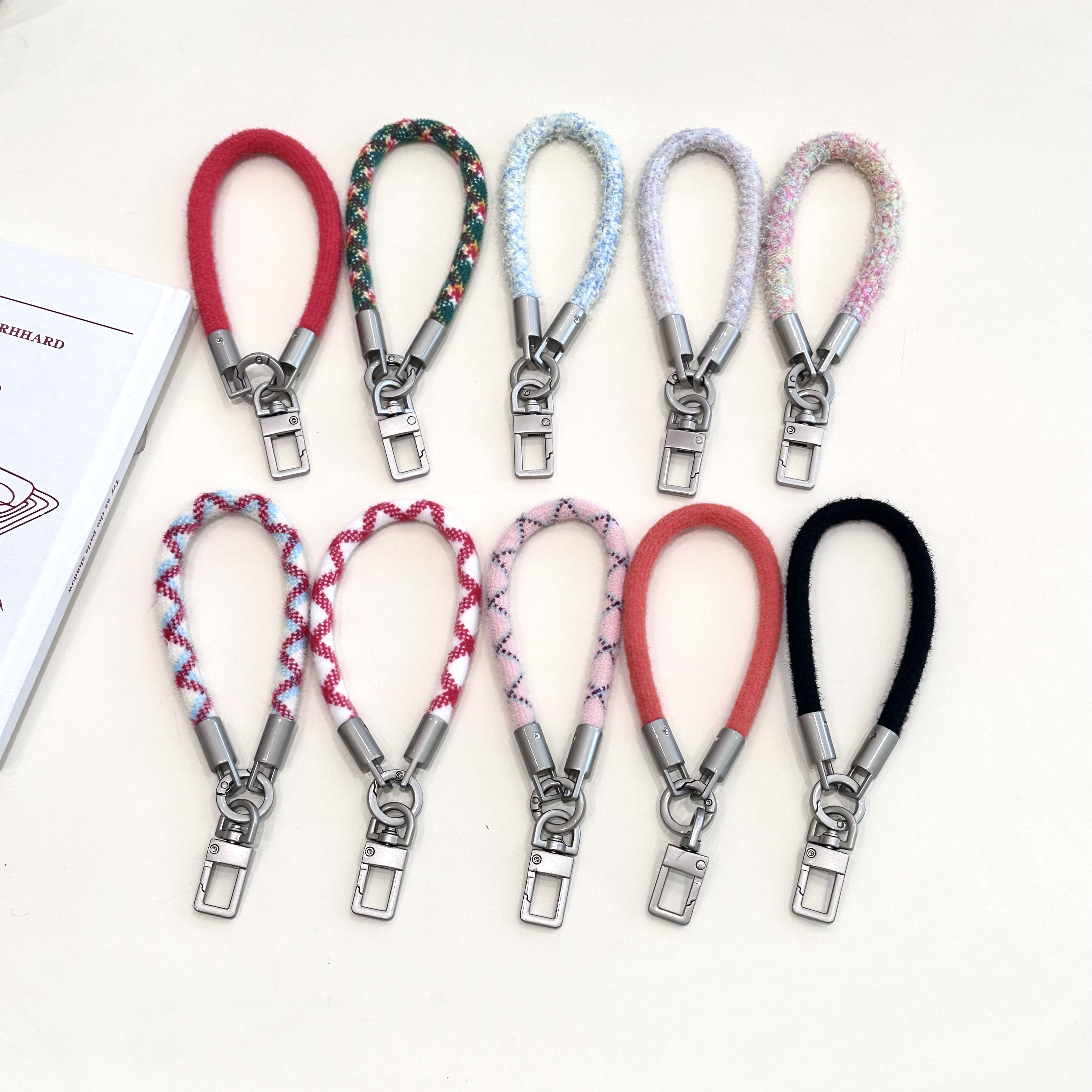 【毛绒挂绳系列】秋冬毛绒手机挂绳系列防丢简约多色短款通用挂绳