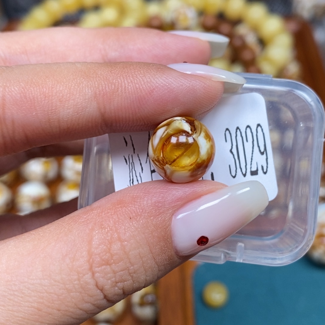 沁色蜜蜡未镶嵌3029