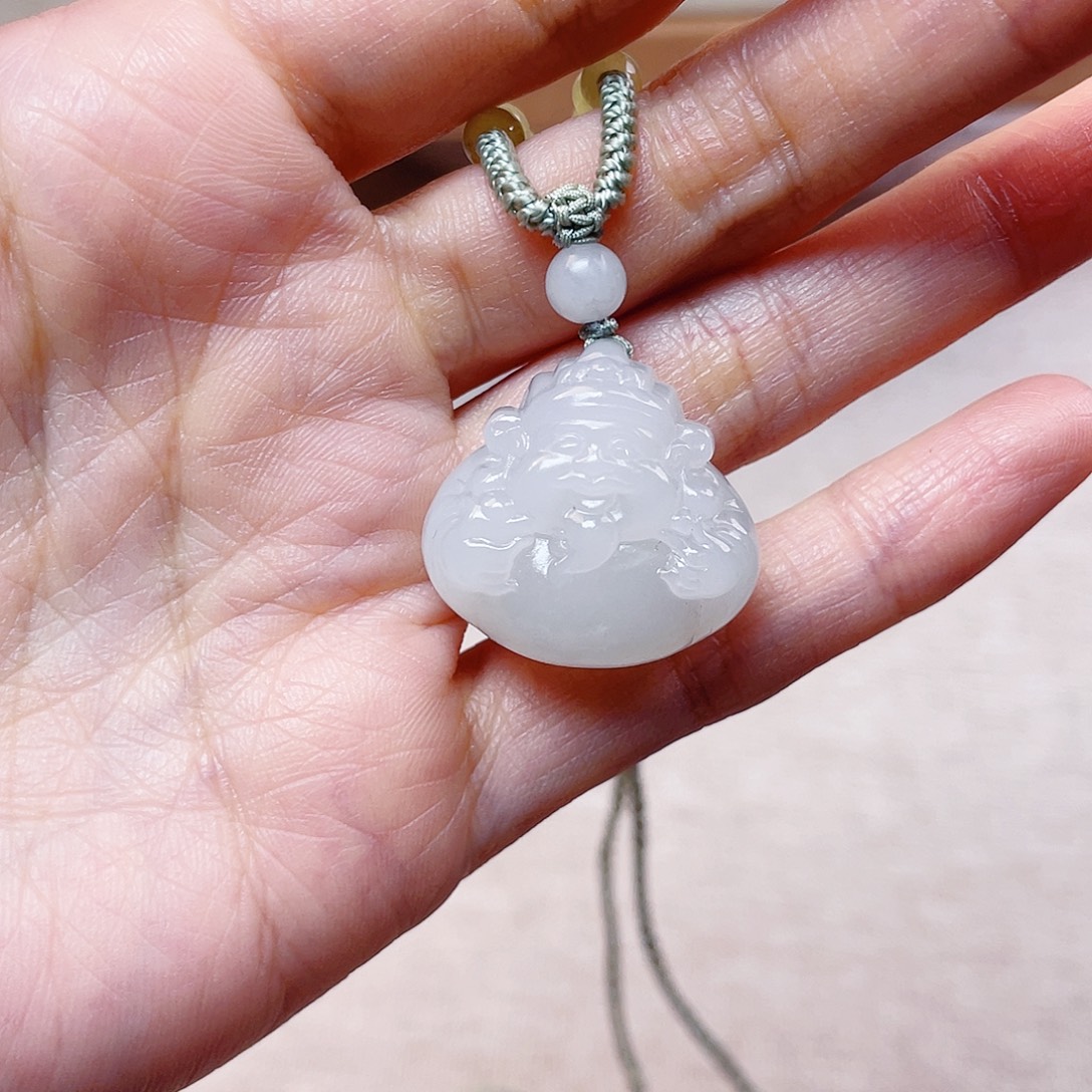 和田玉未镶嵌吊坠(赠链)