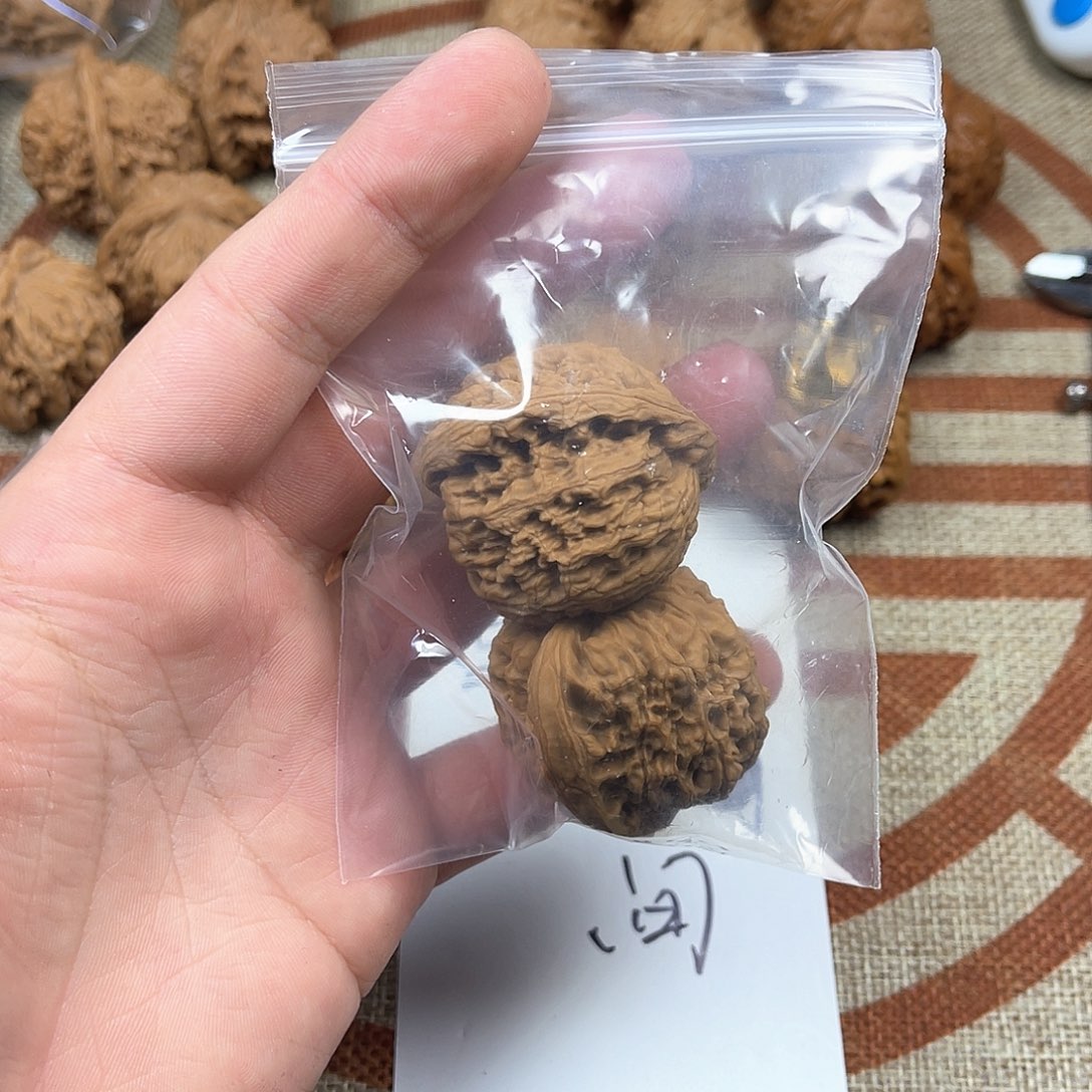 核桃把件森*39尺全品南疆石