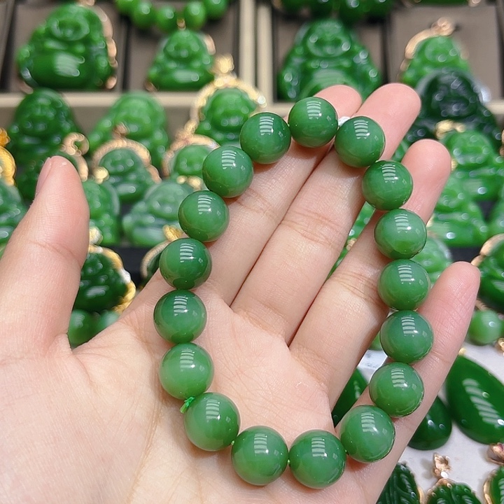 和田玉（碧玉）颈饰18K金镶嵌