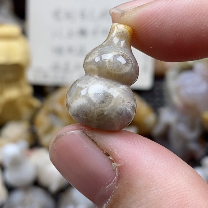 颈饰未镶嵌硅化珊瑚（珊瑚玉）云**松没打孔 小