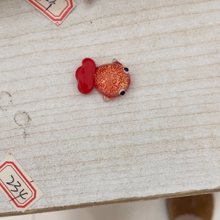 琉璃手工艺品小**练琉璃