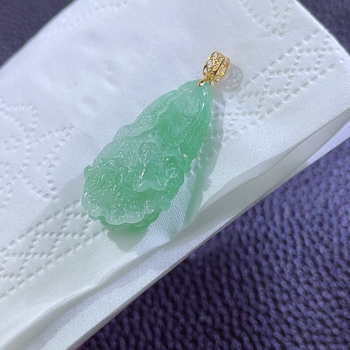 翡翠颈饰18K金镶嵌翡翠