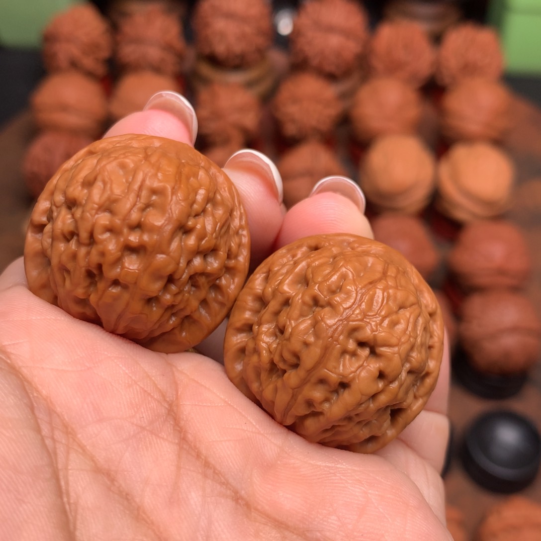 把件桃核野生莲花