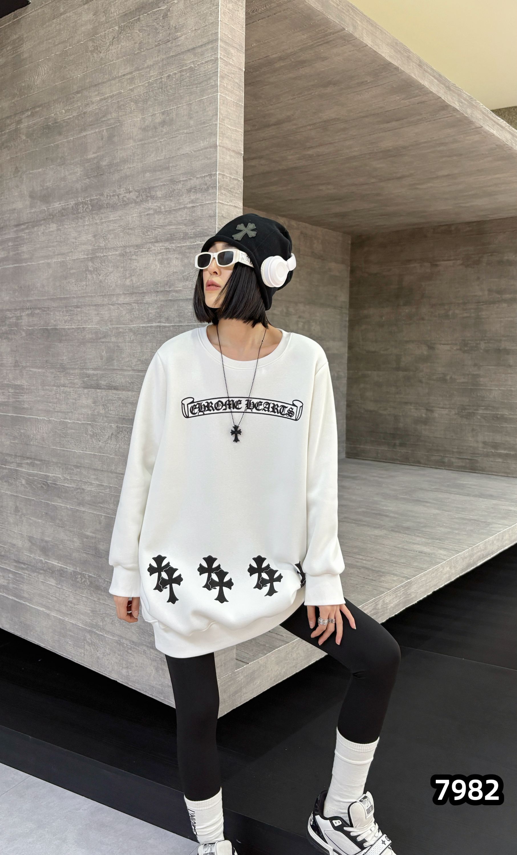 金润大美伊彩绘大码长袖运动风烫印圆领卫衣打底加绒套头秋冬7982