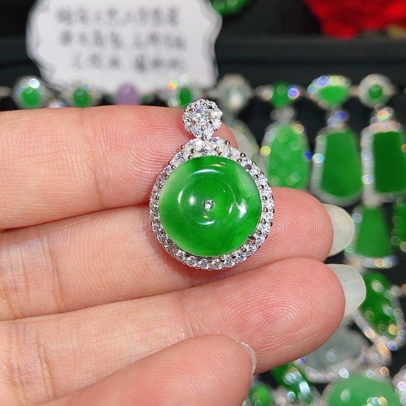 【闪购商品】颈饰未镶嵌翡翠天然翡翠