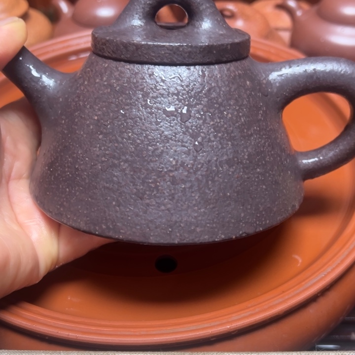 紫砂茶壶前**锦宜兴原矿天青