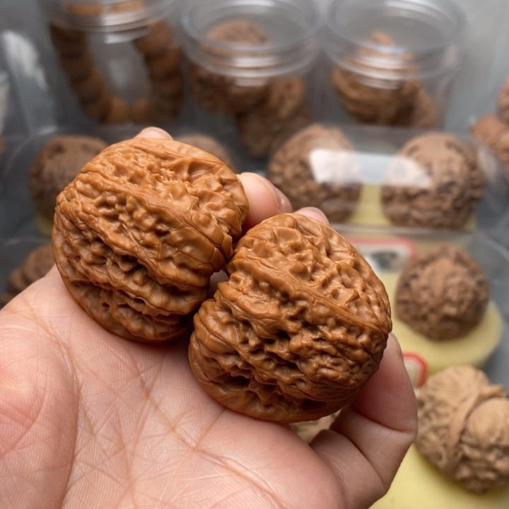 文玩核桃把件平谷凹底