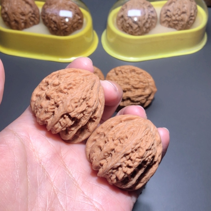 文玩核桃把件鲨*?36.5红宝石