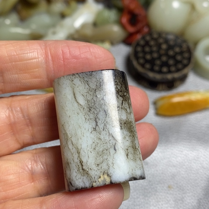 和田玉（糖玉）颈饰未镶嵌